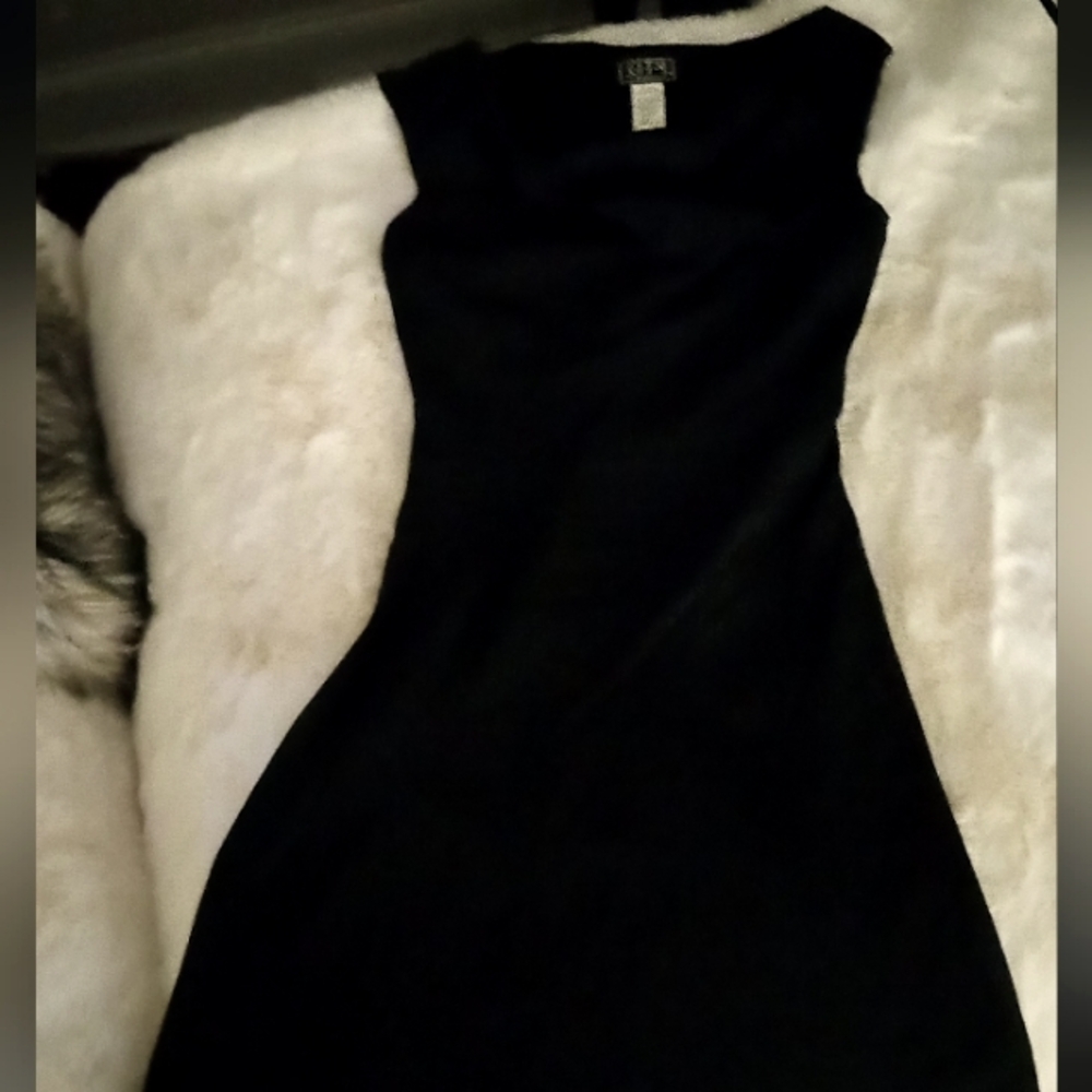 Beautiful... Fitting Loosely Black Dress Longer In The Back Than In The Front